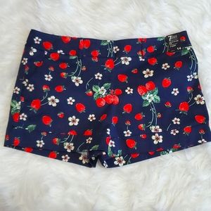 🍓 NWT - New York & Co strawberry and floral print cuffed shorts